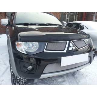 Решетка радиатора хромированная (верх) MITSUBISHI L200 (Митсубиши Л200) с 2010 по 2013 год выпуска