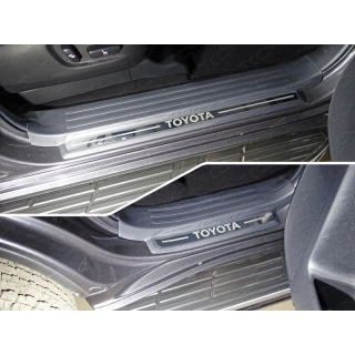 Накладки на пластиковые пороги (лист зеркальный надпись Toyota) TOYOTA Land Cruiser 150 Prado (Тойота Ленд Крузер 150 Прадо) с 2017 года