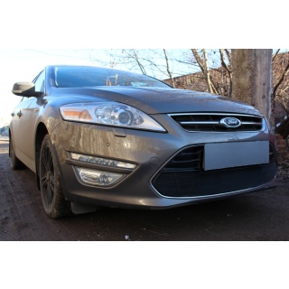 Решетка радиатора черная FORD Mondeo