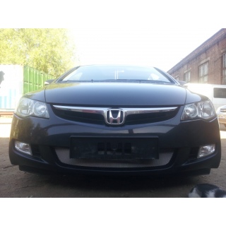 Защитная сетка на решетку радиатора (хромированная) HONDA Civic 4D VIII с 2006 года