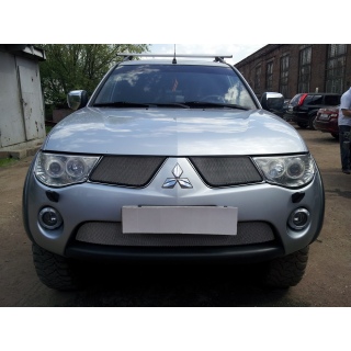 Решетка радиатора хромированная (верх) MITSUBISHI L200 (Митсубиши Л200) с 2006 по 2010 год выпуска