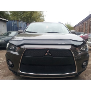 Решетка радиатора черная (3 части) MITSUBISHI Outlander XL (Митсубиши Аутлендер XL) с 2010 по 2012 год выпуска