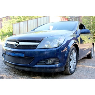 Решетка радиатора черная (верх) OPEL Astra (Опель Астра) с 2006 года выпуска 