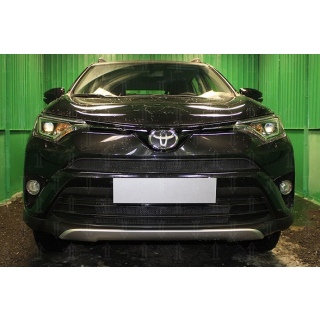 Решетка радиатора черная (верх) TOYOTA Rav-4 (Тойота Рав-4) с 2015 года 