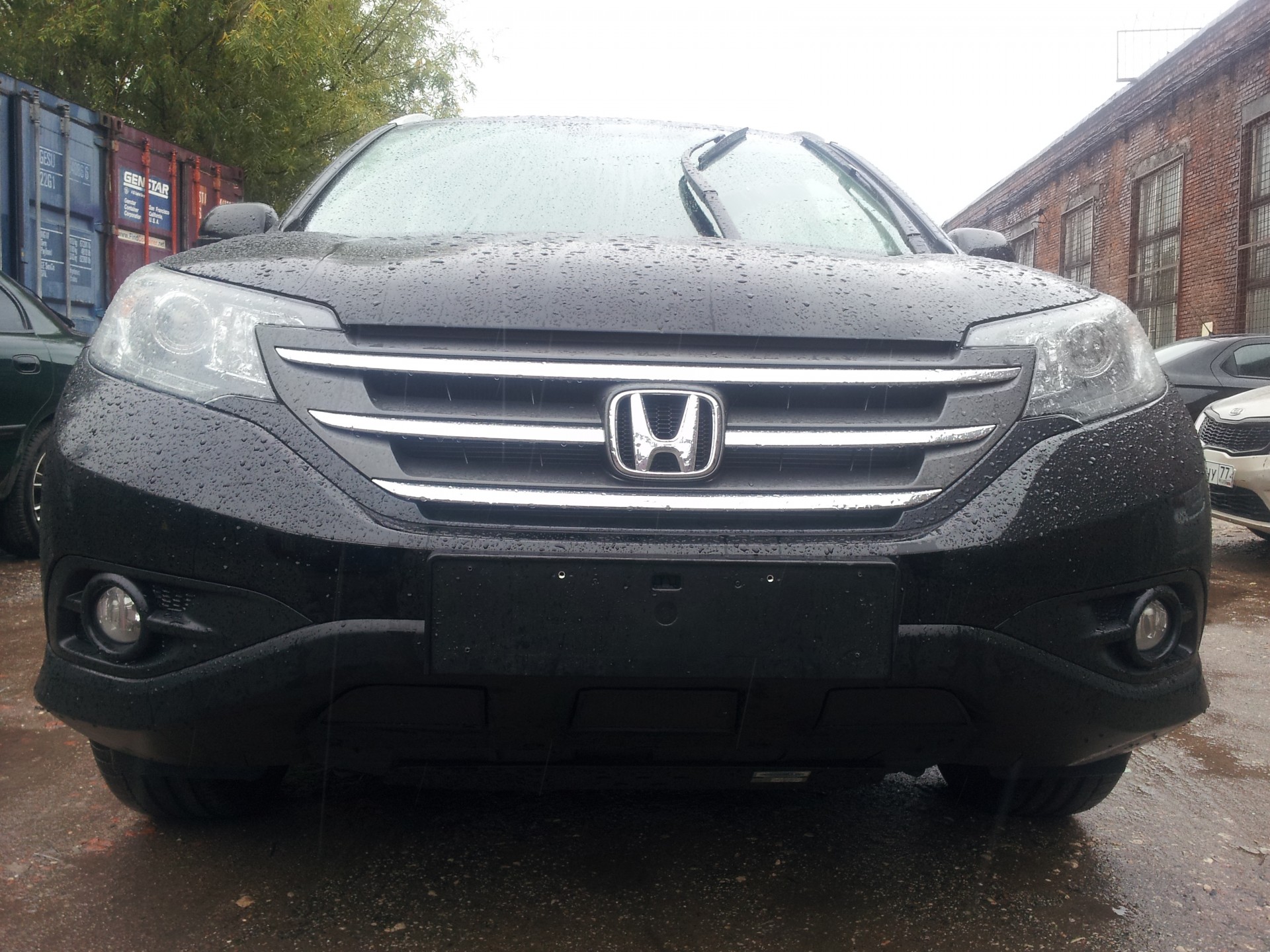 Решетка радиатора черная HONDA CR-V 2.4 с 2012 года - 2530 руб.